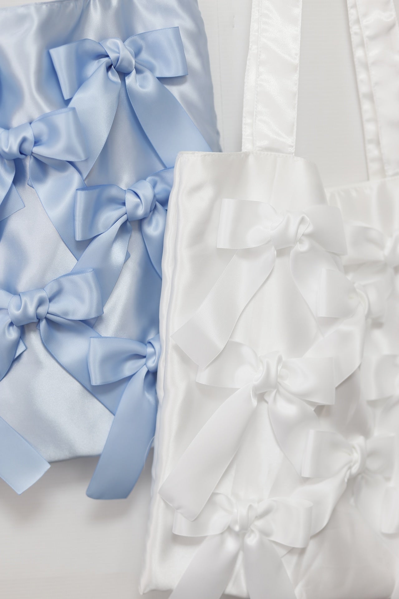 WHITE 　satin ribbon tote bag