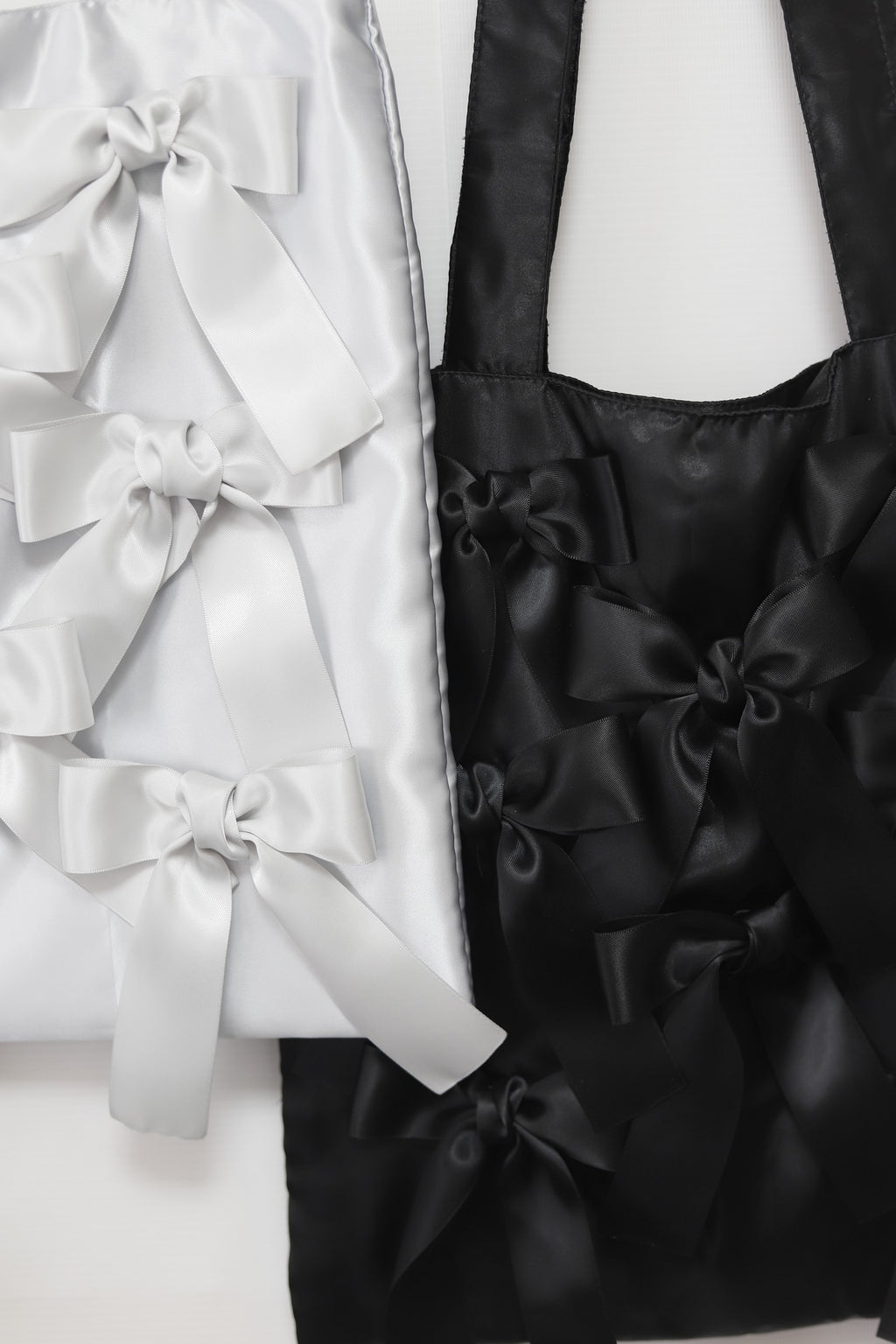 WHITE 　satin ribbon tote bag